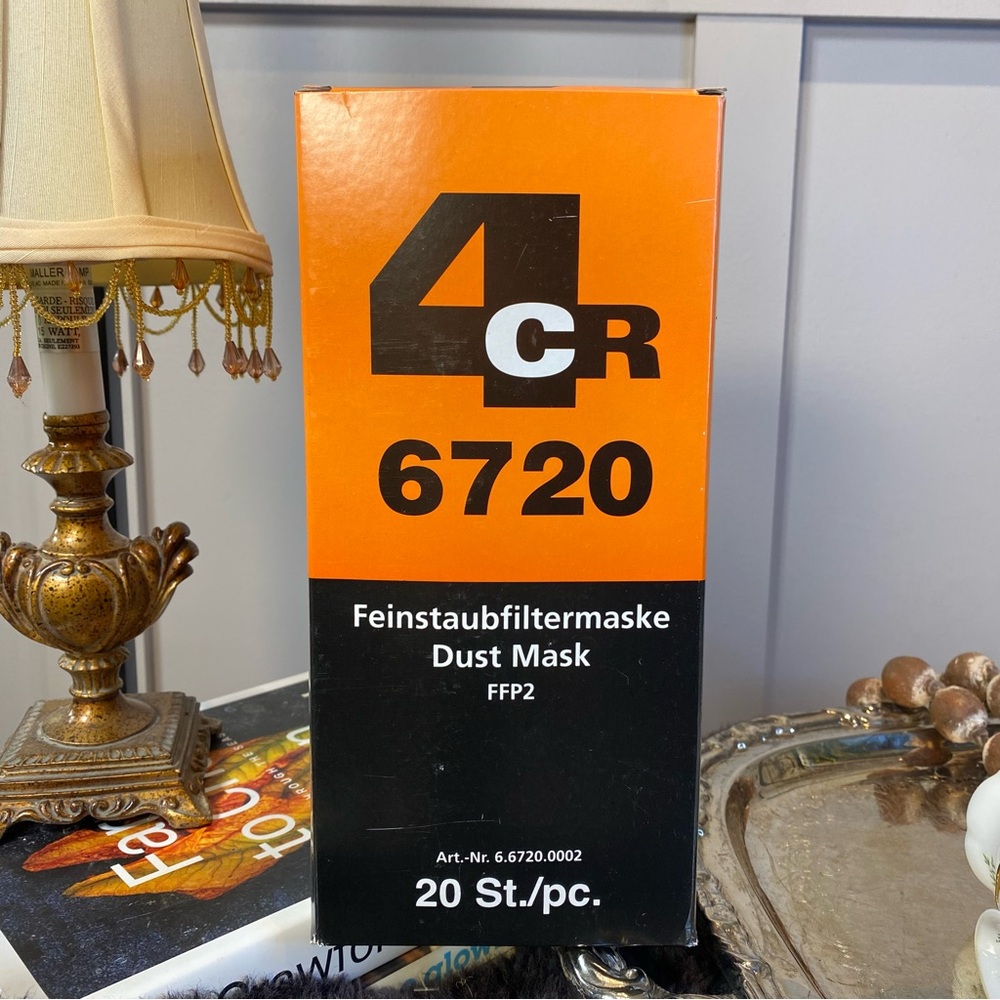 One Box of 4CR 6720 FFP2 20 masks